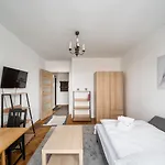 Wierzbno Standard By Bookinghost Apartamento