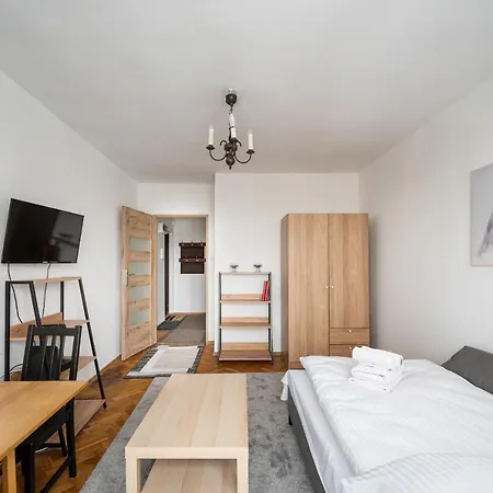 Wierzbno Standard By Bookinghost Apartmán